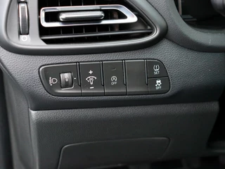 Hyundai i30 1.0 T-GDi MHEV Comfort Navigatie | Keyless | Camera / 19