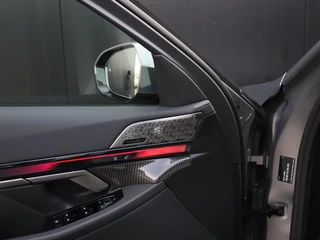 BMW 5-serie Touring 550e xDrive M-SPORT PRO | LEDER | PANO-DAK | HEAD-UP | LEDER | BOWERS & WILKINS | TRAVEL-PAKKET | SURROUND PAKKET | INNOVATIE-PAKKET | ( NWPRIJS 105.000,- ) | SOH 97.4% | / 24