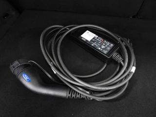Ford Kuga 2.5 PHEV Plug-In Vignale TREKH./NAVI/LEER/LED/B&O/18"LMV! / 38