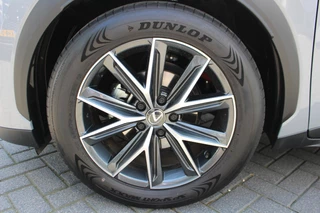 Lexus LBX 1.5 Emotion 2WD / 11