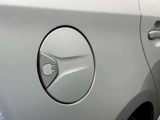 Toyota Prius 1.8 Plug-in Aspiration LEER NAVI CAMERA CRUISE. / 12