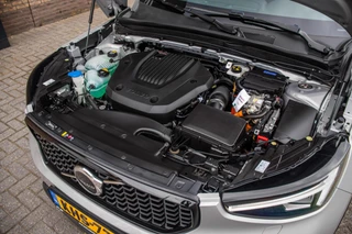 Volvo XC40 1.5 T5 Plug-in hybrid Ultimate Dark, Pano, Leder / 32