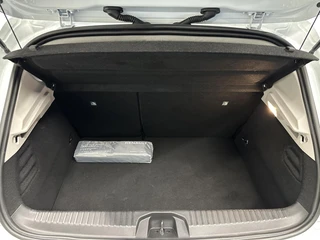 Renault Clio 1.6 E-Tech Hybrid 140 Zen CARPLAY NAVI CRUISE. / 29