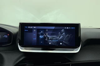 Peugeot 2008 1.2 Hybrid 145 Allure | Climate & Cruise Control | Parkeersensoren voor + achter | AppleCarplay/Android Auto | / 24