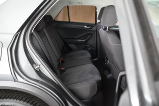 Volkswagen T-Roc 1.0 TSI 110pk Style Trekhaak LED Virtual Cockpit Navigatie / 11