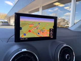 Audi Q2 35 TFSI CoD Design NL Auto Navi Stoelverw. 17inch LMV / 26