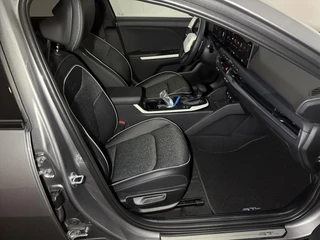KIA K4 Sportswagon 1.0 T-GDi MHEV 115pk DCT7 GT-Line Launch Edition (schuifdak) / 29