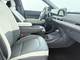 Kia EV3 GT-Line Business Edition 81.4 kWh  - Direct Leverbaar! - Apple Carplay - Adaptieve Cruise Control - Achteruitrijcamera - Stoel-/Stuurverwarming - Fabrieksgarantie t/m 2033 / 40