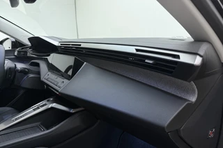 Peugeot 408 1.6 HYbrid 225 e-DSC7 Allure DEMO ZONDER KMS! l Wireless Apple Carplay & Android Auto l Digitale Cockpit l DAB l Bluetooth l PDC l LED verlichting l Lichtmetalen Velgen / 14