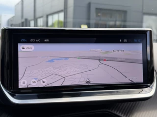 Peugeot 2008 Allure 1.2 PureTech 100PK Navigatie, Parkeersensoren, Keyless, Apple Carplay, Android Auto / 25