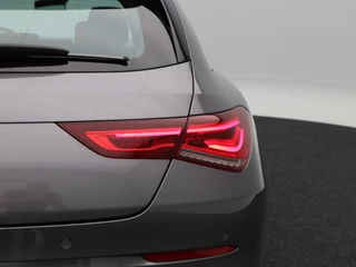Mercedes-Benz CLA-klasse Shooting Brake 180 Business Solution 136 Pk Automaat | Stoelverwarming | Camera | Cruise Control | CarPlay | Climatronic | 16 Inch | 97.722 Km !! / 14