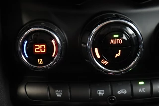 MINI Cooper Hatchback Pepper Business Automaat 3 deurs  / Navigatiesysteem / Cruise Control / Achteruitrijcamera / Comfort Access / Bluetooth / Climate Control / Lichtpakket / Parkeersensoren  / 16 Inch / Chrome Line / 28