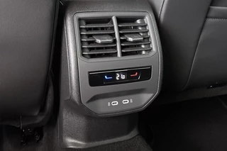 CUPRA Formentor 1.4 e-Hybrid Business Stuur-Stoelverwarming Achteruitrijcamera Keyless Apple Carplay / 34