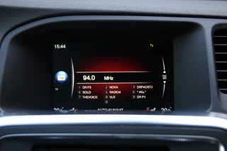 Volvo V60 2.0 T4 Momentum R-Design Camera achter | Parkeersensoren V+A | Navi / 14