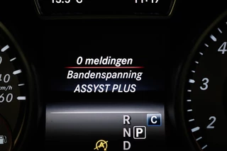 Mercedes-Benz GLA-klasse 180 Ambition | URBAN PACK | PANORAMADAK | STOELVERWARMING | TREKHAAK | 18" / 34