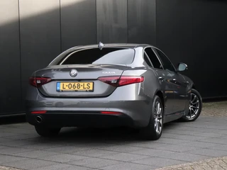 Alfa Romeo Giulia 2.2 / 4