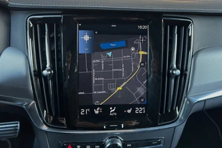 Volvo V90 2.0 T4 R-DESIGN | POLESTAR 210pk | PANORAMA | TREKHAAK | STANDKACHEL | CAMERA / 28