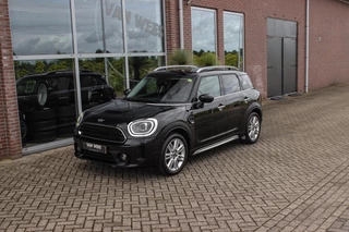 MINI Countryman 1.5 Cooper Essential | 1e eigenaar | NL auto | Driving Assistant | Camera | Sportstuur | Keyless entry | Stoelverwarming | LED | Carplay | DAB | Navigatie | PDC