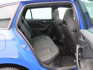 Škoda Scala 1.0 TSi 110 Pk Sport Business | Parkeersensoren | Adaptive Cruise | Panorama dak | Climatronic | Navigatie | Carplay | 16 Inch | 97.324 Km !! / 32
