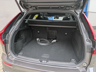 Volvo XC60 2.0 T6 Plug-in hybrid AWD R-Design|Panodak|Memory|Sportstoelen|Keyless-Entry|Facelift 12-2021| / 35