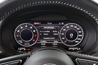 Audi A3 Sportback 30 TFSI Advance Sport S-Line Trekhaak Stoelverwarming Navi Virtual / 12