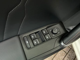 CUPRA Leon 1.4 e-Hybrid VZ Business 245PK LED Navi ACC Carplay / 23