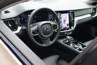 Volvo V60 T6 AWD Plus Dark / 6