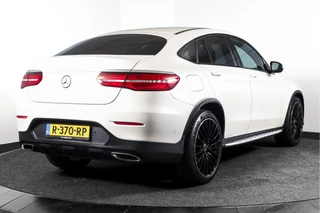 Mercedes-Benz GLC Coupé 250 4MATIC 211 PK Premium AMG Line  | S/K-Panodak | Cruise | Stoelverw. | PDC | Camera | App. Connect | ECC | LM 21" | / 2