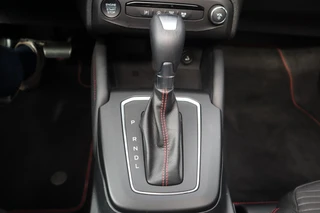 Ford Focus Wagon 155PK ST-LINE-X AUTOMAAT BTW PANODAK EL-ACHTERKLEP BLISS WINTERPACK HEAD-UP DISPLAY EX-FABR. AUTO 100.000KM/4JR GARANTIE / 37