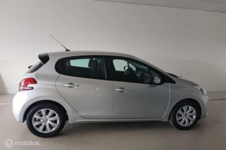 Peugeot 208 1.2 Active / 7
