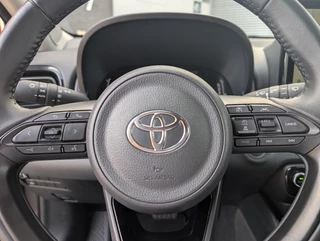 Toyota Yaris 1.5 Hybrid 115 Dynamic LED-VERLICHTING KEYLESS PRIVACY GLASS / 17