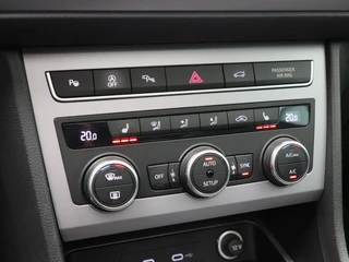 SEAT Ateca 1.5 TSi 150 Pk Automaat FR Business Intense | Trekhaak | Panorama dak | 360 Camera | Beats Audio | 19 Inch | / 42