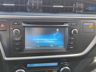 Toyota Auris 1.6 TREND TREKHAAK 1300KG TREKGEW 1E-EIG NL-AUTO DEALER ONDERHOUDEN STOELVERW 16'' LM-VELGEN CAMERA BLUETOOTH / 20
