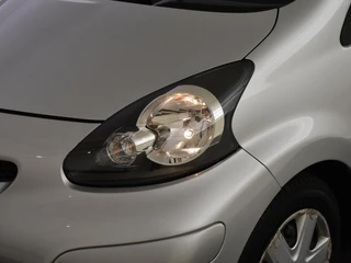 Toyota Aygo 1.0-12V Comfort Navigatie | 1e eigenaar | PDC / 16