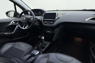 Peugeot 2008 1.2 PureTech Allure | Navigatie | Climate Control | Cruise Control | Camera | Lichtmetalen Velgen | Parkeersensoren Achter / 16