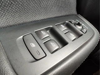 Volvo S60 2.0 T4 R-DESIGN AUTOMAAT  Lederen sportstoelen | Open dak | Harman Kardon | HUD / 26