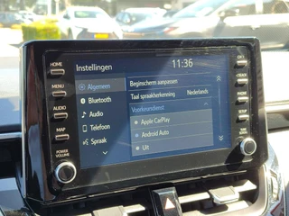 Toyota Corolla 1.8 HYBRID STYLE BI-TONE STOELVERW TREKHAAK KEYLESS 17'' LM-VELGEN APPLE/ANDROID CLIMA AD-CRUISE PRIVACY GLASS / 21