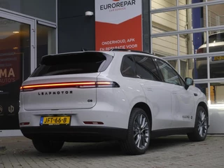 Leapmotor C10 Design 69.9 kWh | Demo | Diverse kleuren leverbaar | 1500 kg trekgewicht | Wltp 420 km | Stuurverwarming | Stoelverwarming en koeling | Elektrisch verstelbare voorstoelen | Navigatie | Keyless entry & start | 20 inch lichtmetalen velgen | Led verlichting / 6