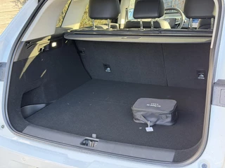 Leapmotor C10 REEV Design 28.4 kWh 215PK Automaat Navigatie, Camera 360, Lichtmetalen velgen, Elektrische Achterklep, Kunstlederen bekleding, Stoel Verwarming & Ventilatie / 35