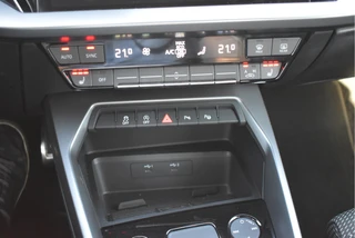 Audi A3 Sportback 35 TFSI edition one 3x S-Line 150pk  | Stoelverwarming | Camera | Virtual Cockpit | DAB | Carplay/Android | Full LED / 24