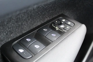 Volvo XC40 2.0 B4 R-Design  | Harman Kardon | Trekhaak | Memory | Adaptieve Cruise | Elektr. Achterklep / 23