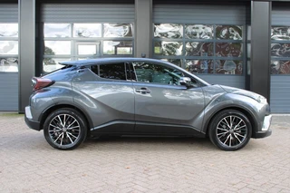 Toyota C-HR 1.8 HYBRID PREMIUM Stoel/stuurverwarming , Afn. Trekhaak / led. / 7