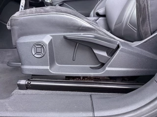 Audi Q3 40 TFSI quattro S Line edition one  - Virtual cockpit - Schuif/kanteldak - Stoelverwarming - Camera - Cruisecontrol - AppleCarplay - Android Auto - Virena Zekerheidspakket 895, - BOVAG Garantie / 20