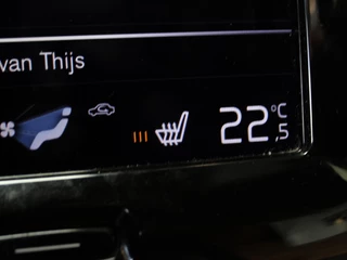 Volvo XC60 2.0 Recharge T8 AWD R-Design Panoramisch schuif/kantel dak, 360 Camera, Stoelverwarming, Harman/Kardon audio installatie, Navigatie / 18