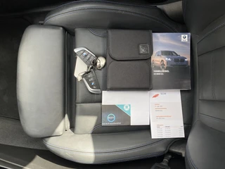 BMW iX3 M Sport High Executive 80 kWh | 1e eigenaar | dealer onderhouden | panoramadak | leder interieur | SOH accu 99.5% / 44