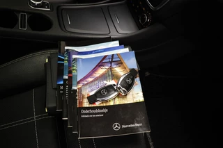 Mercedes-Benz GLA-klasse 180 Ambition | URBAN PACK | PANORAMADAK | STOELVERWARMING | TREKHAAK | 18" / 48