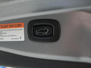 Mitsubishi Outlander 2.4 PHEV Intense / 12