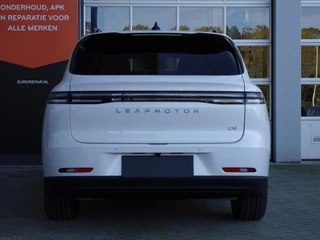 Leapmotor C10 Design REEV 28.4 kWh | Demo | 1500 trekgewicht | Nieuw uit voorraad Leverbaar | Panoramadak | Camera | 20 inch | Elektrische achterklep / 5