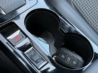Peugeot e-2008 BWJ 2023 EV GT 136 PK 50 kWh  PANO DAK | KEYLESS | STOELVERW. | HALF LEDER | CAMERA | NAVI | CLIMA | CRUISE | LMV | PDC / 30