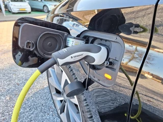 SEAT Leon TSI 204pk DSG Hybrid PHEV FR (Pano,Trekhaak,Camera,Virtual) / 10
